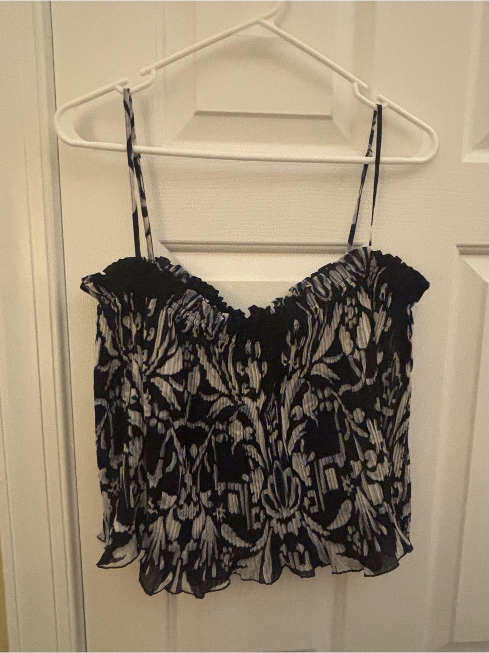 H&M Black and White Floral Smocked Spaghetti Strap Cami Medium New